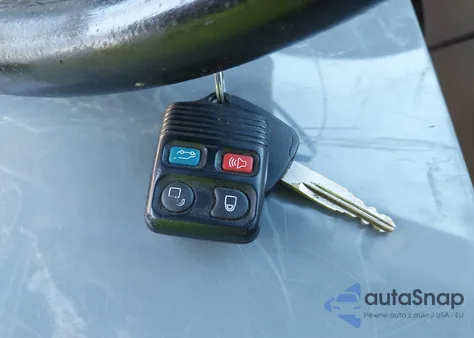 2004 Ford Mustang z USA, uszkodzony, nr VIN 1FAFP40674F188784